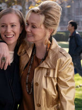 Deborah Vance Hacks S03 Golden Coat